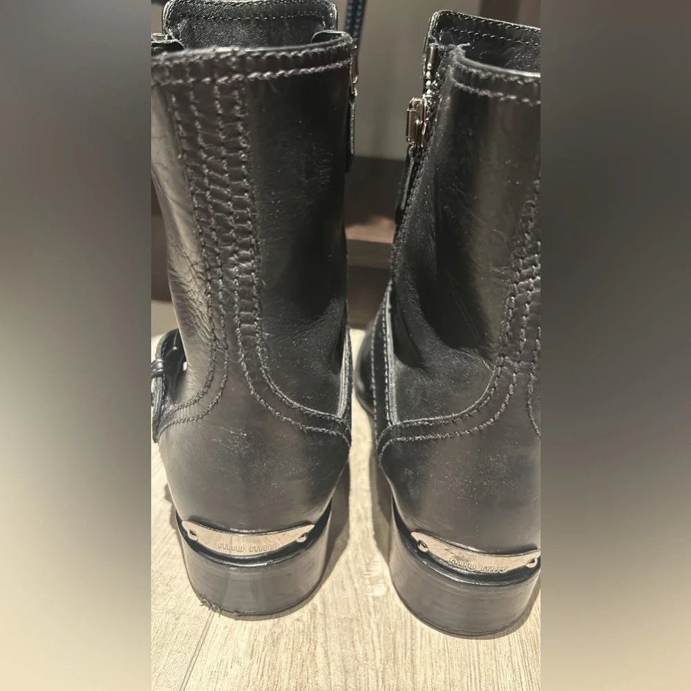 MIU MIU LEATHER MOTO BOOTS - Picture 4 of 4